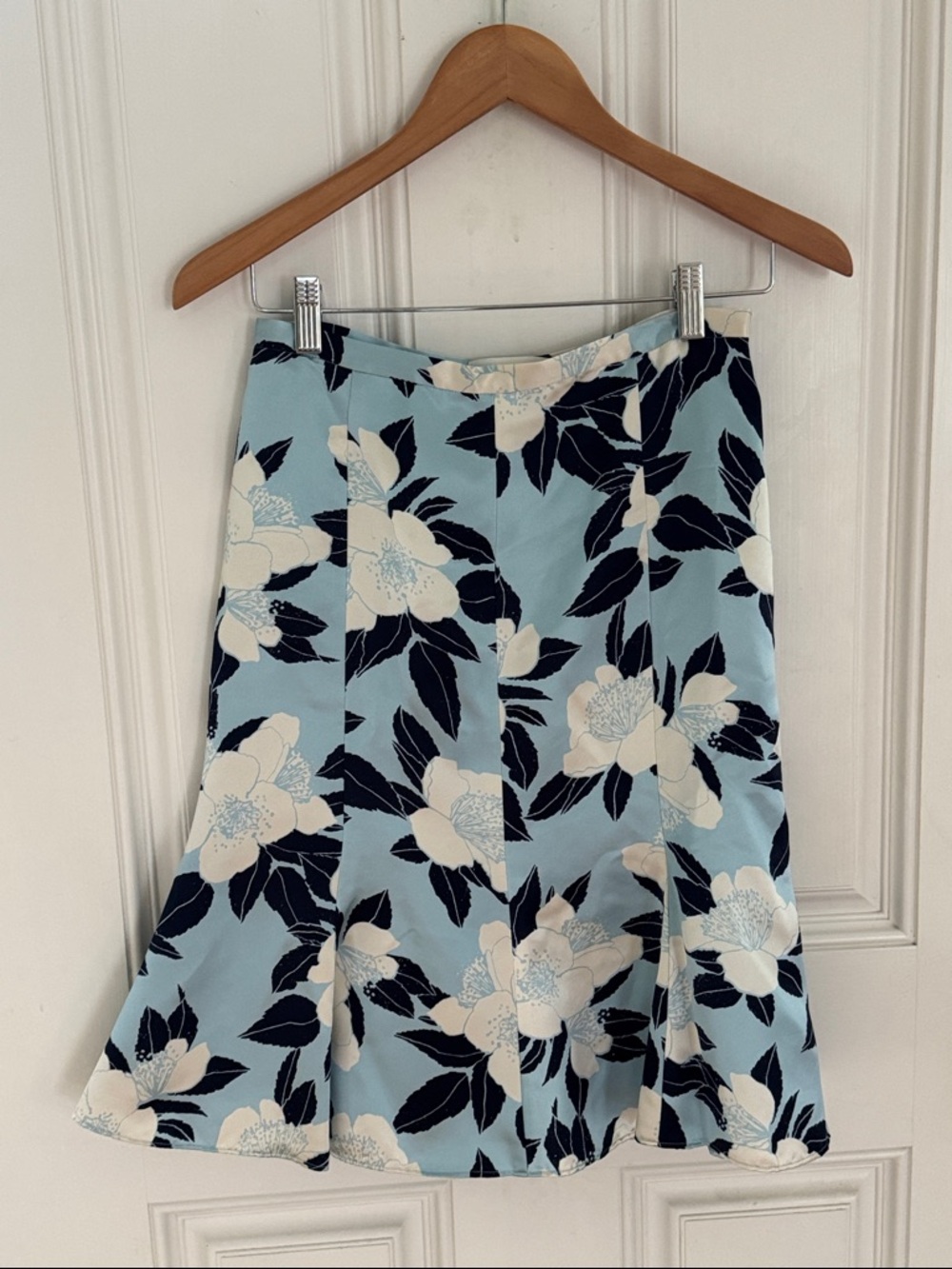 Banana Republic Light Blue Floral A-Line Skirt with Navy & Cream Print